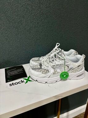 New Balance White and Silver Polka Dot 530 Women's 👟